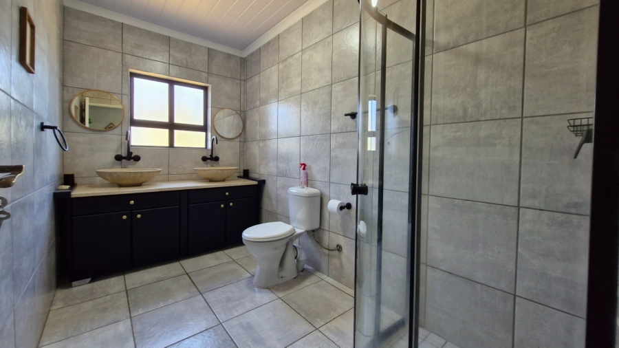 To Let 3 Bedroom Property for Rent in Glen Lilly Western Cape